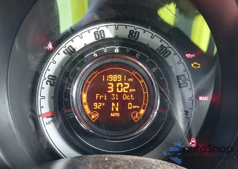 2013 Fiat 500 Lounge z USA, uszkodzony, nr VIN 3C3CFFCR2DT607328